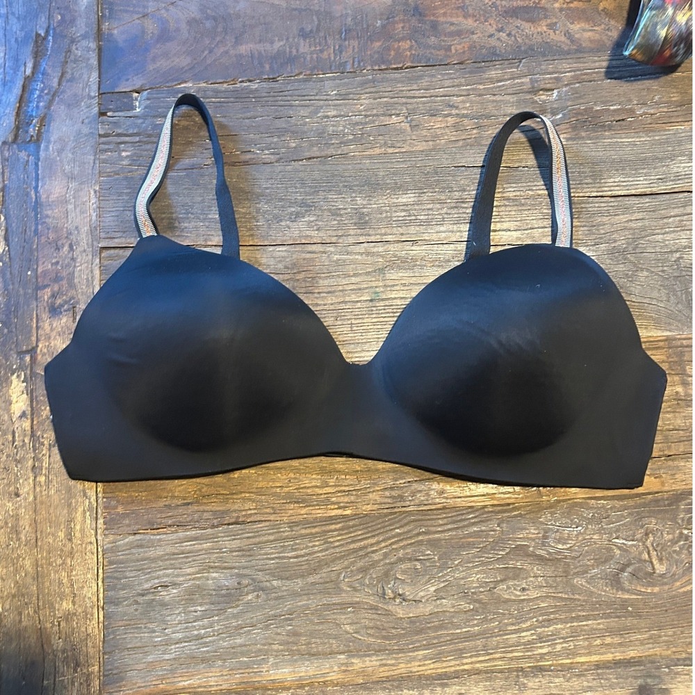 Victoria's Secret Black Wireless T Shirt Bra 40D Lightly Lined Everyday Bra